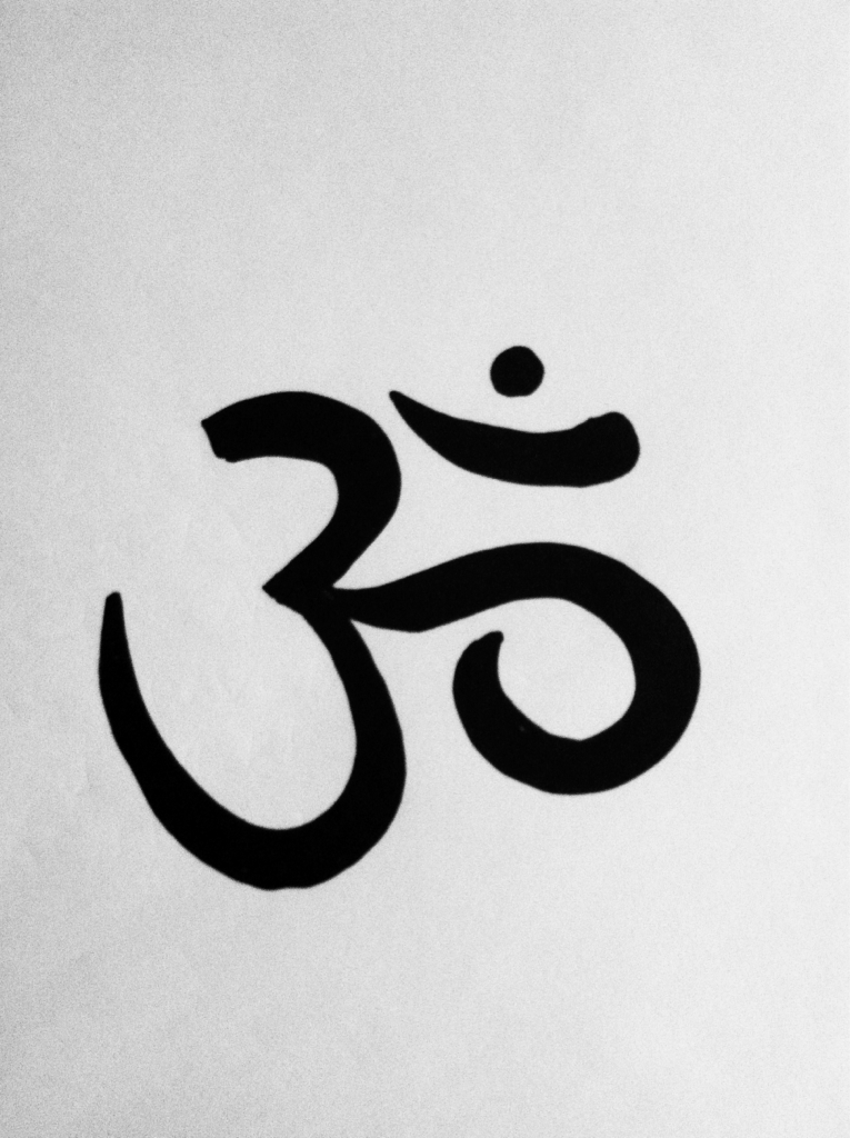 Ом тибетский символ. Буддийские знак Аум. Буддистский символ ом. Индийские символы. Знак удачи в индии