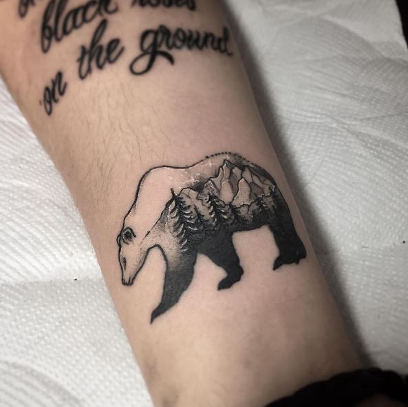 Best Bear Tattoos Design On Legs