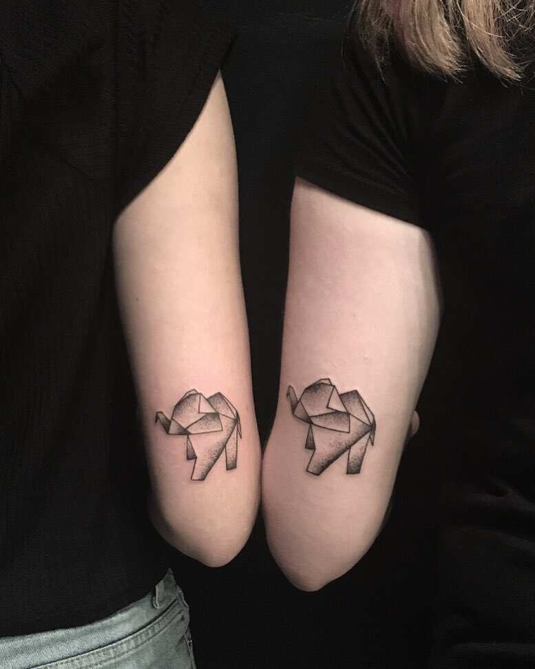 Elephant tattoo: geometry