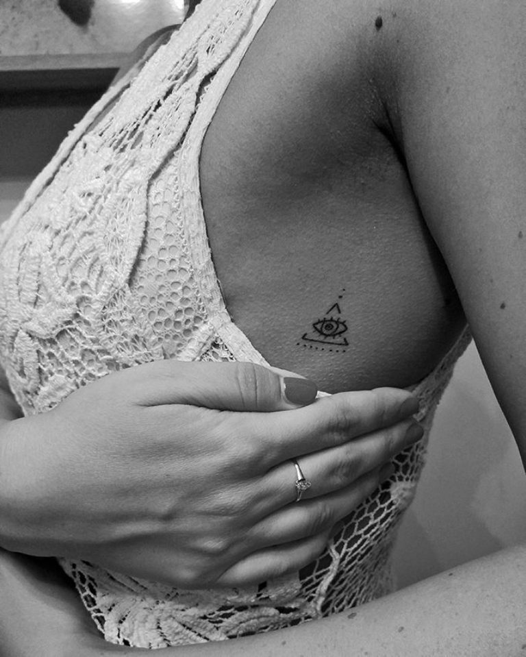 татуировка треугольник