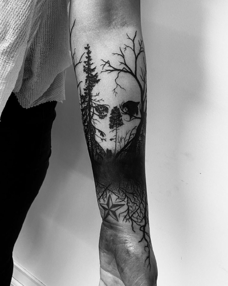 татуировка лес на предплечье