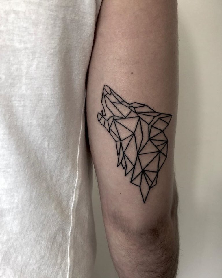 татуировки волков для девушек