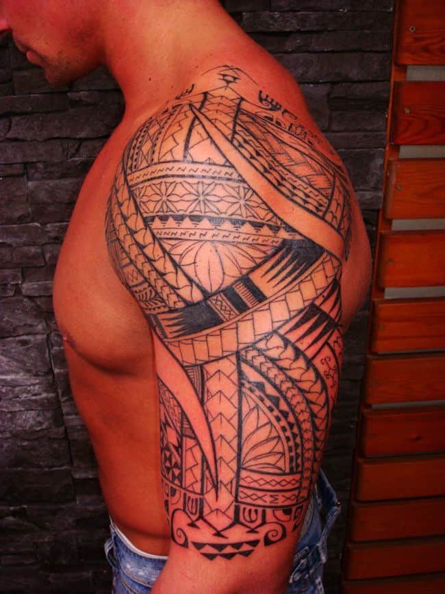 Arm-Tattoo-of-Polynesian-Maori-style-for-Men-representing-one-mixture-of-more-than-one-hundred-Polynesian-Maori-Symbols-Bands