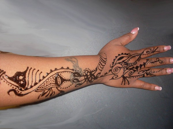 Beautiful Henna Tattoo On Arm